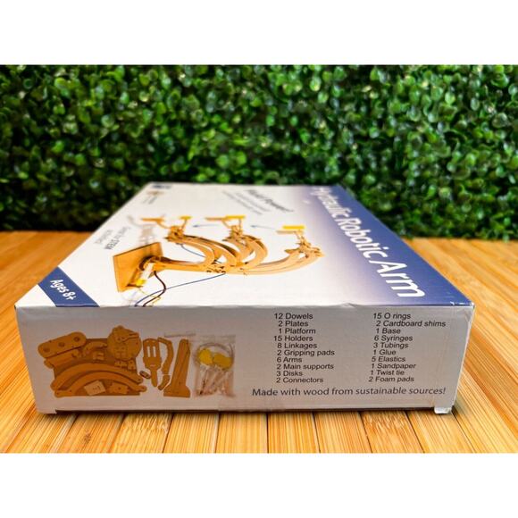 Hydraulic Robotic Arm Model Kit - Build-It-Yourself STEM Activity - Pathfinders - Picture 4 of 10